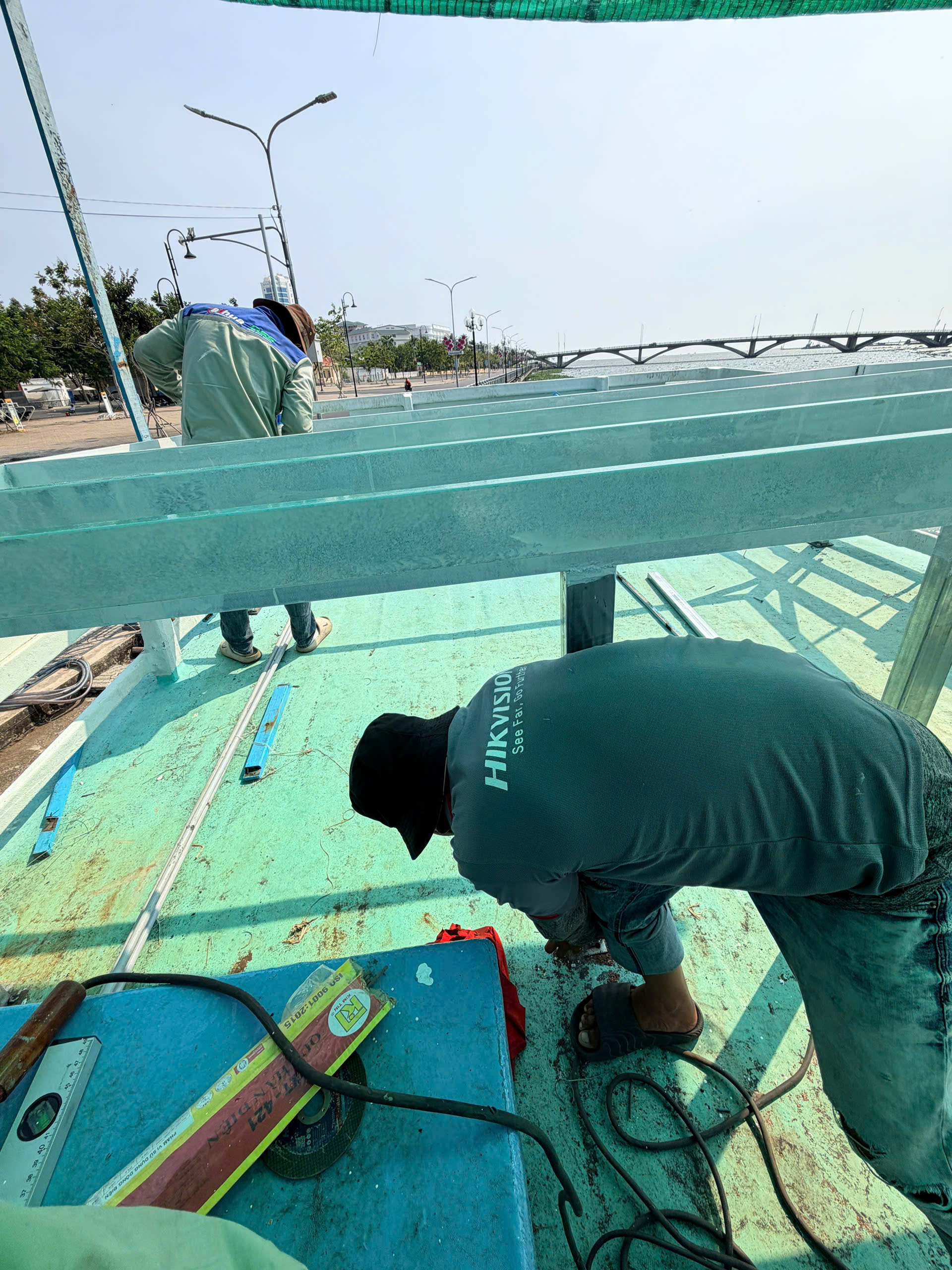 Lắp đặt hệ thống điện mặt trời cho tàu cá